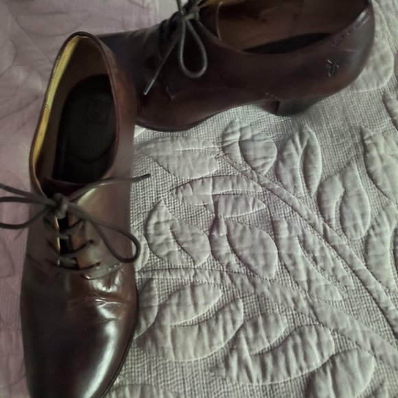 Vintage Frye tie up heeled shoes - Picture 2 of 6